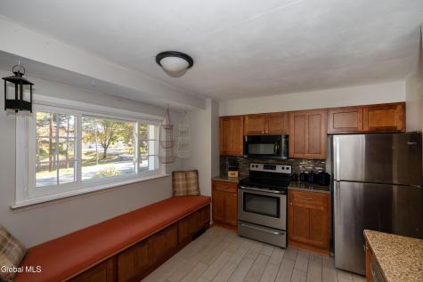 829 Middle Street Niskayuna NY 12309