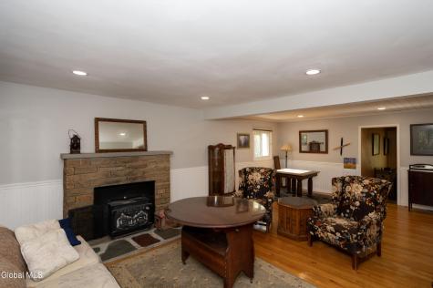 829 Middle Street Niskayuna NY 12309
