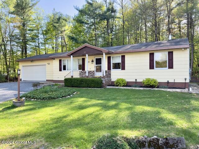 32 Lester Drive Queensbury NY 12804