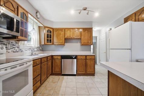 1 Hillview Court Wynantskill NY 12198
