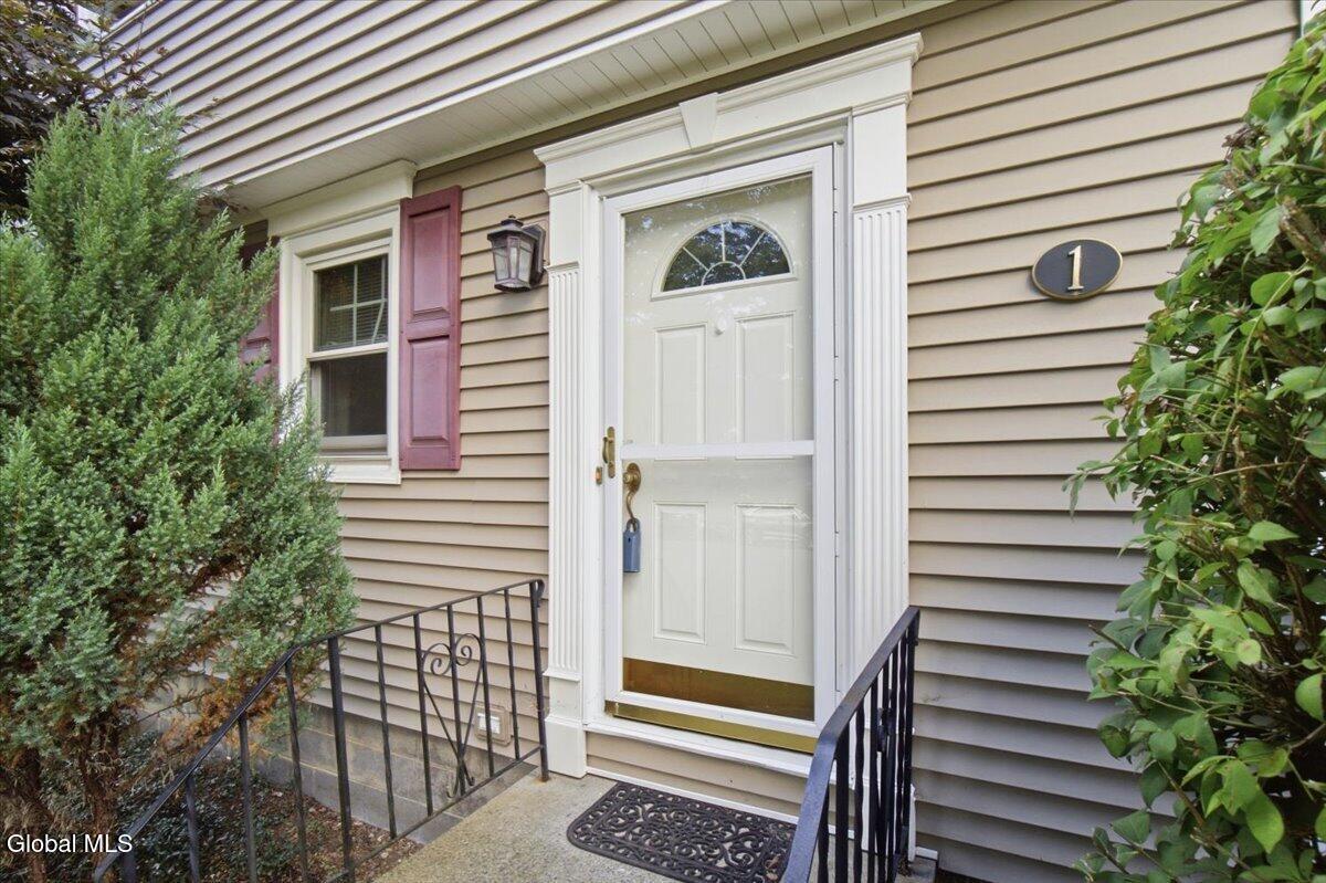 1 Hillview Court Wynantskill NY 12198