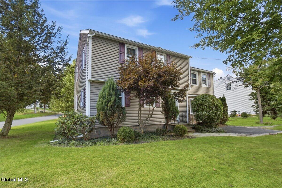 1 Hillview Court Wynantskill NY 12198