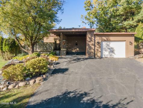 1627 Putnam Road Schenectady NY 12306