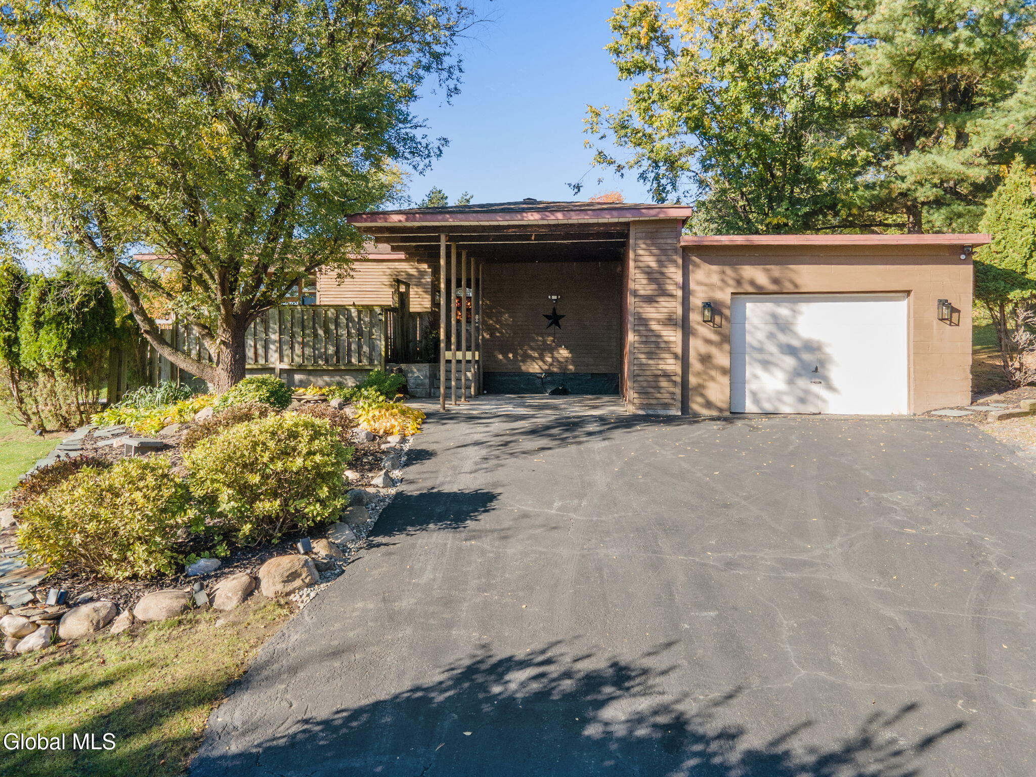 1627 Putnam Road Schenectady NY 12306