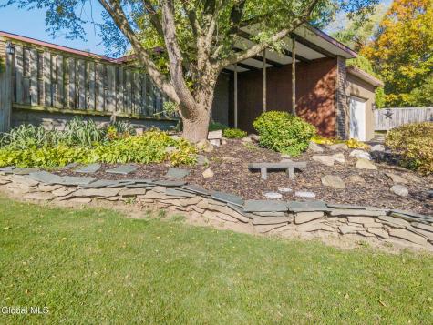 1627 Putnam Road Schenectady NY 12306