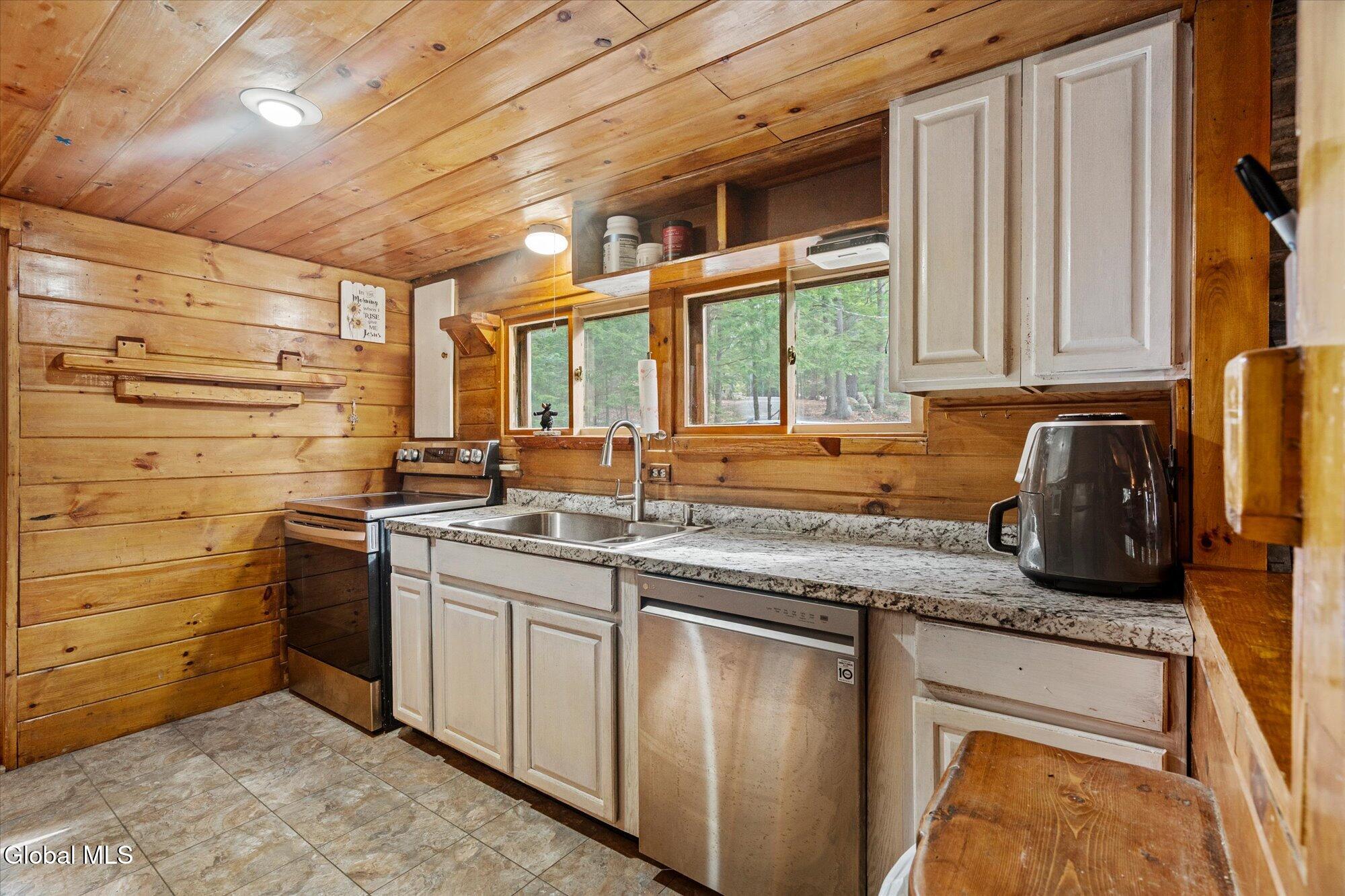 81 Clarkson Road Chestertown NY 12817