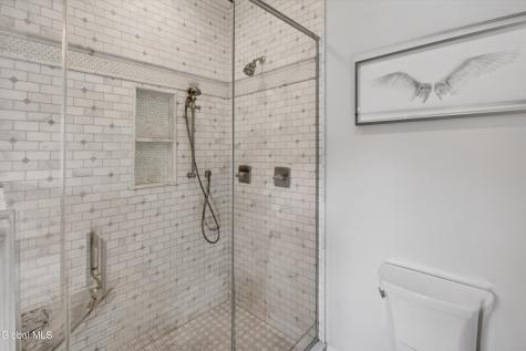 6 Isabel Court Colonie NY 12205