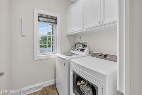 6 Isabel Court Colonie NY 12205