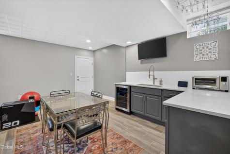 6 Isabel Court Colonie NY 12205