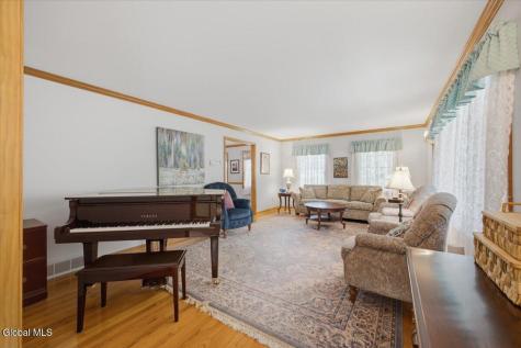 36 Clarendon Road Albany NY 12203