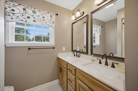 36 Clarendon Road Albany NY 12203