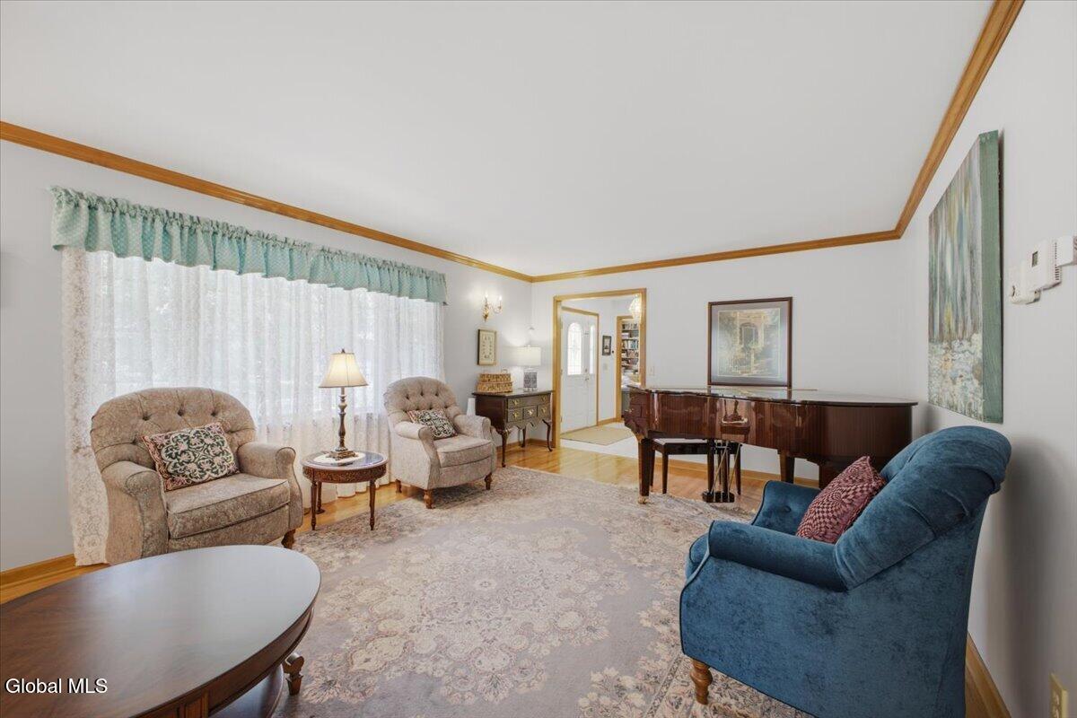 36 Clarendon Road Albany NY 12203