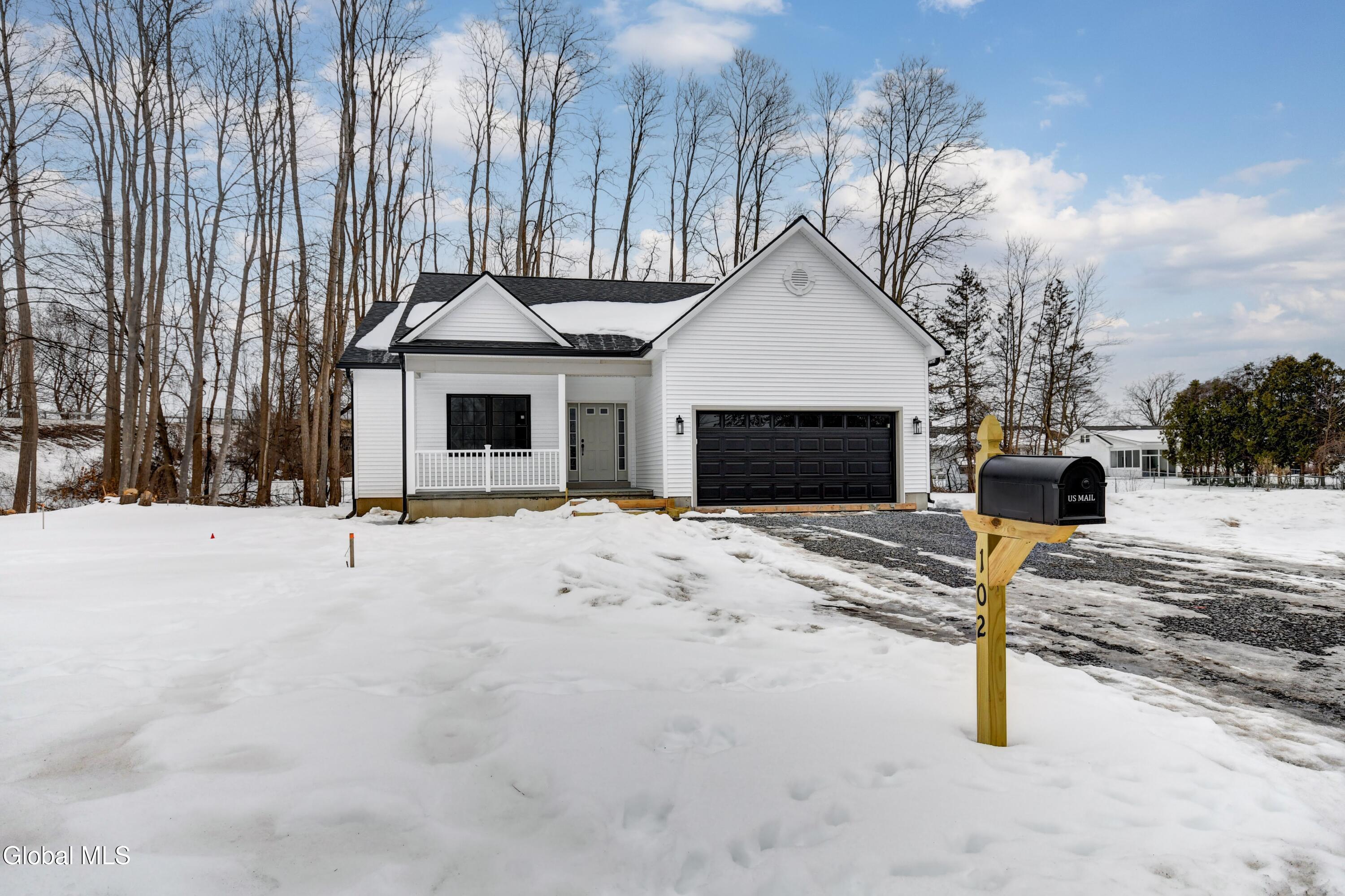 102 Anna Court Schenectady NY 12306