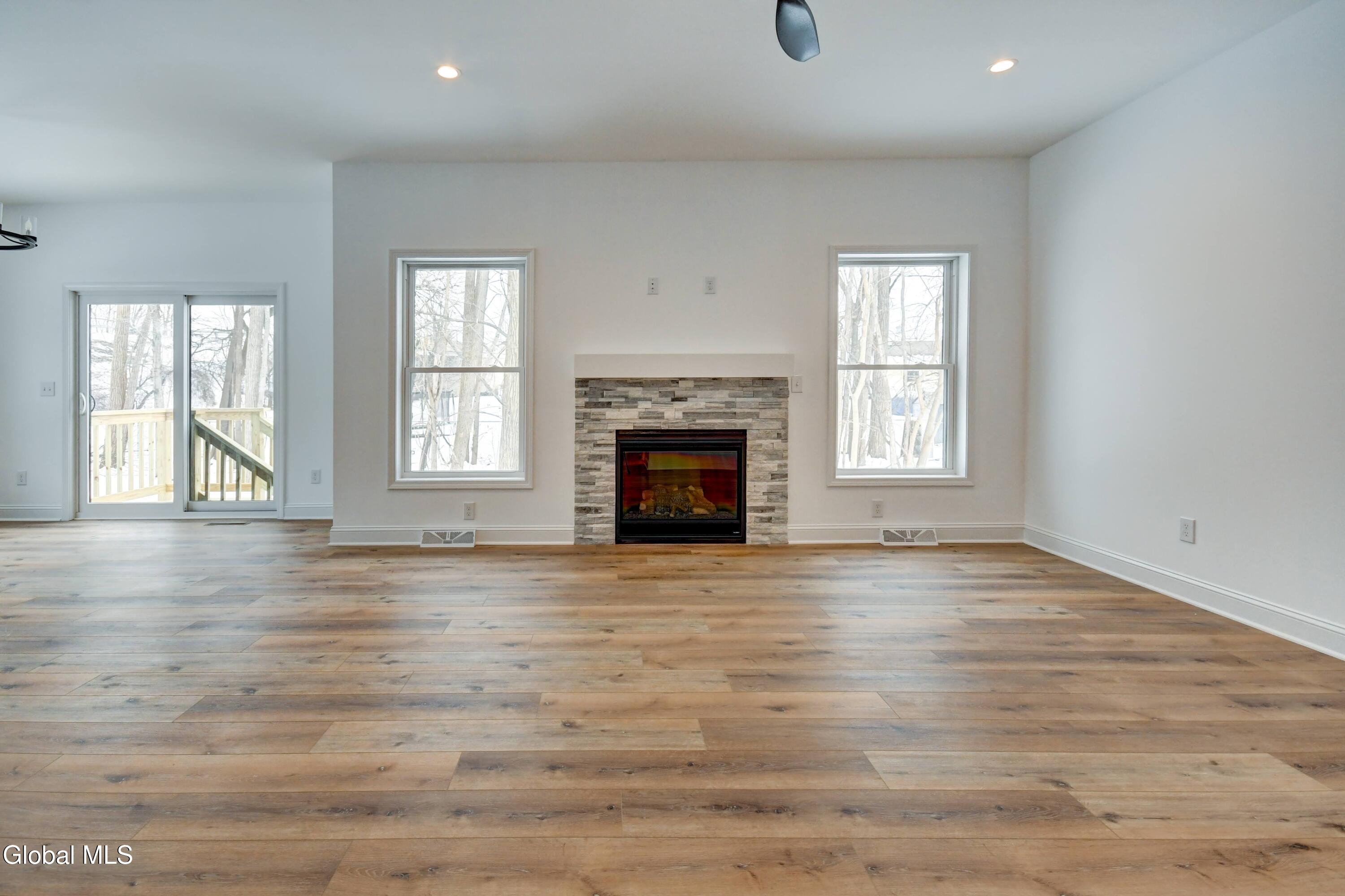 102 Anna Court Schenectady NY 12306