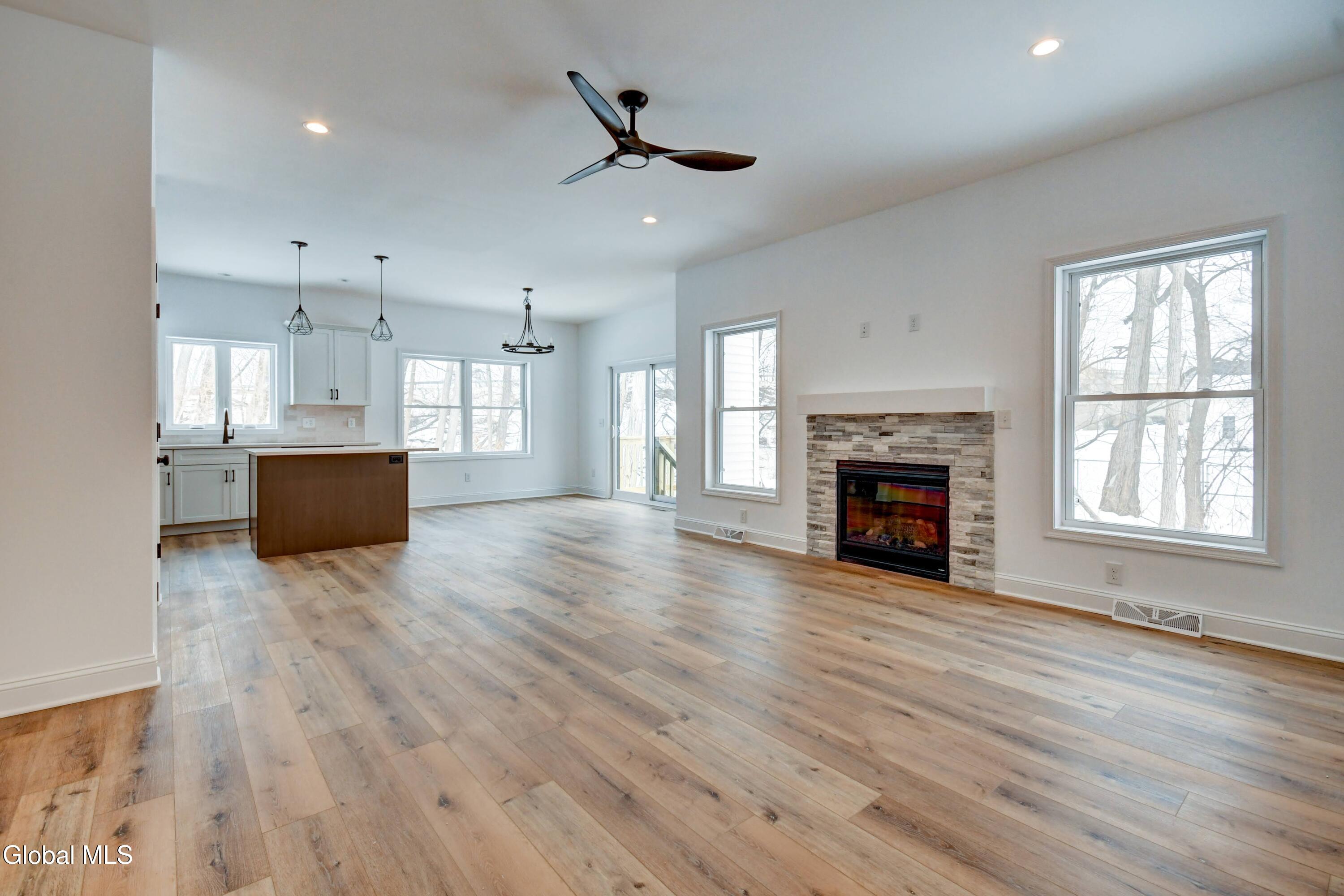 102 Anna Court Schenectady NY 12306