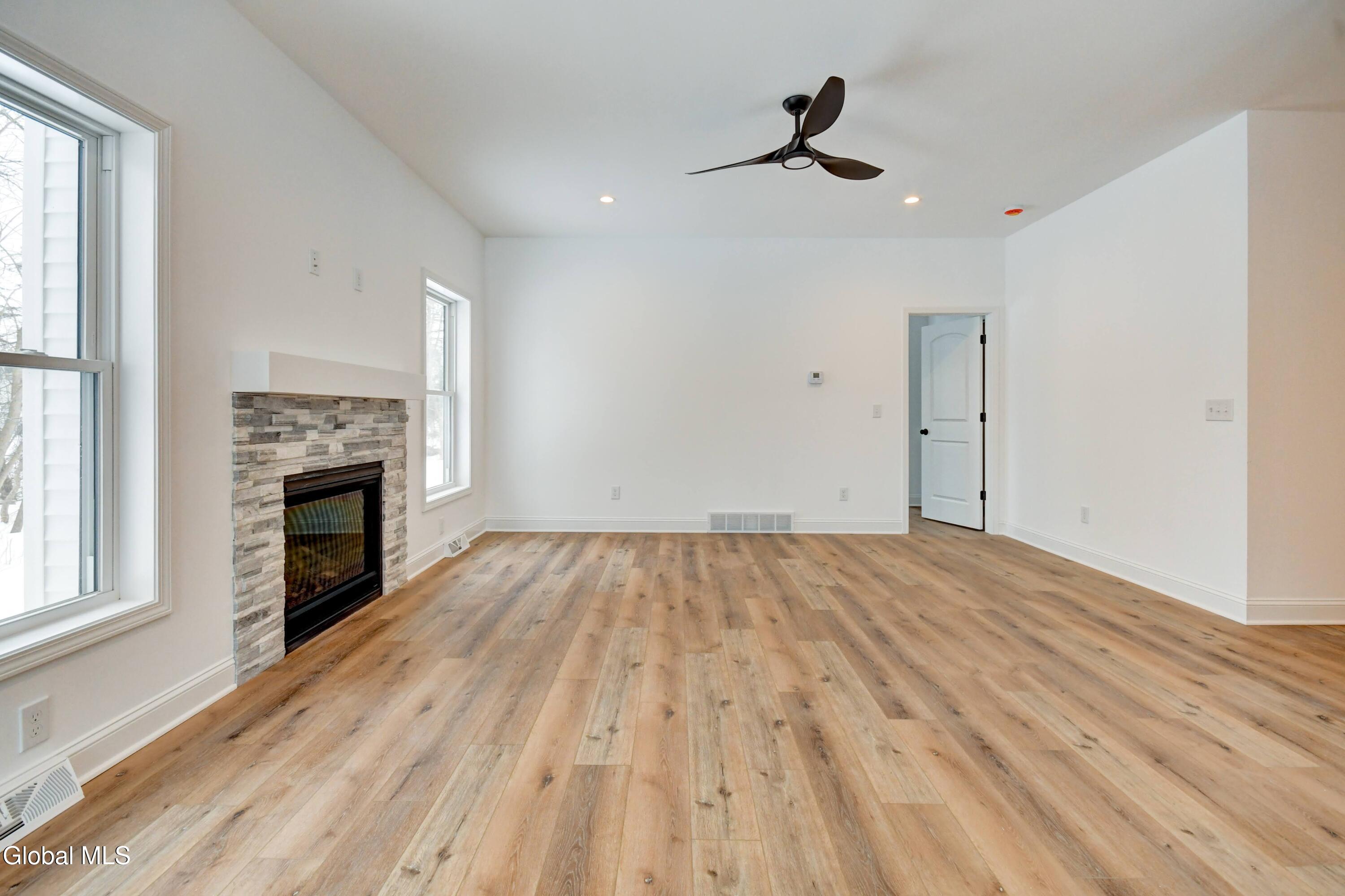102 Anna Court Schenectady NY 12306