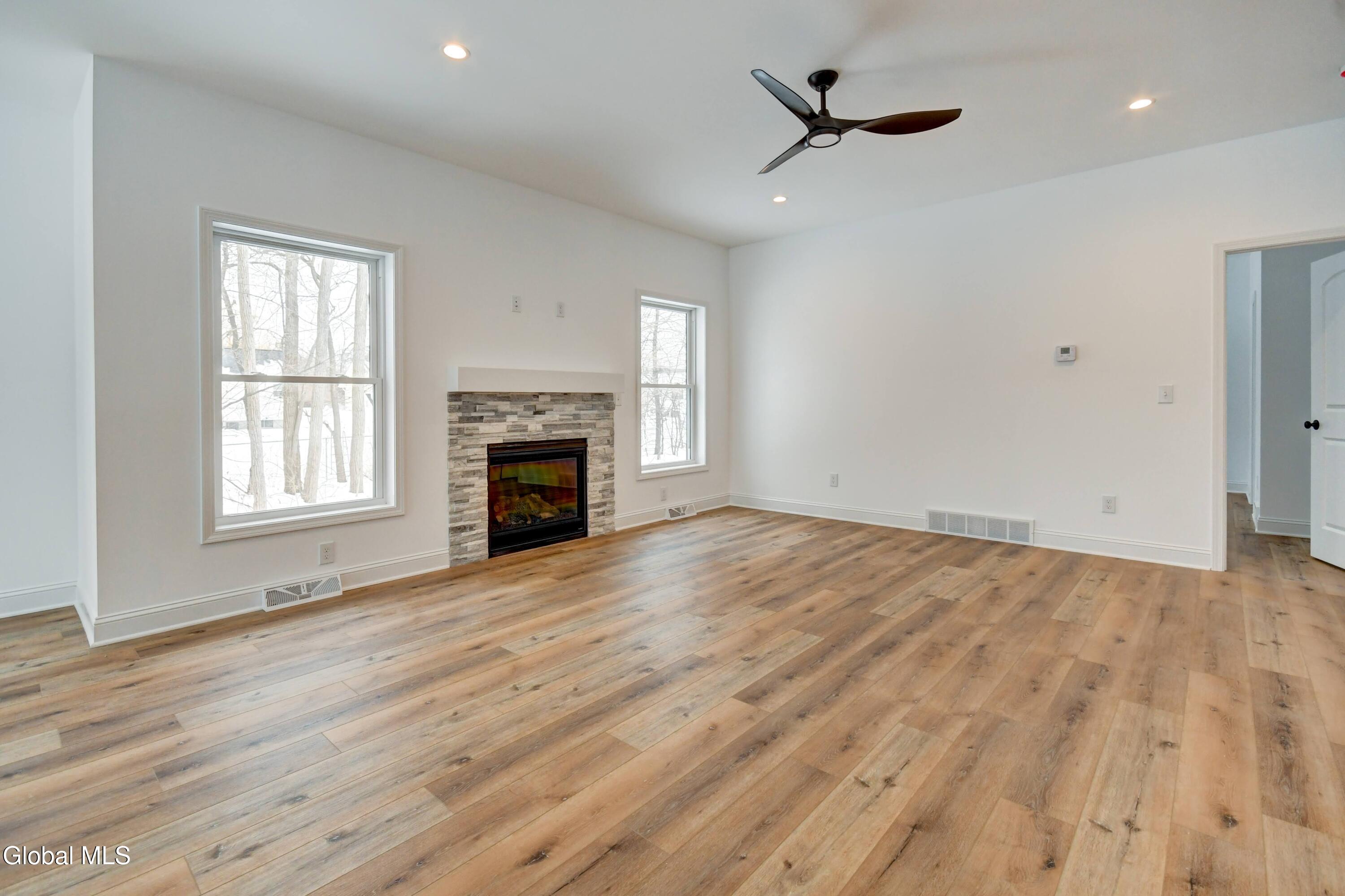 102 Anna Court Schenectady NY 12306