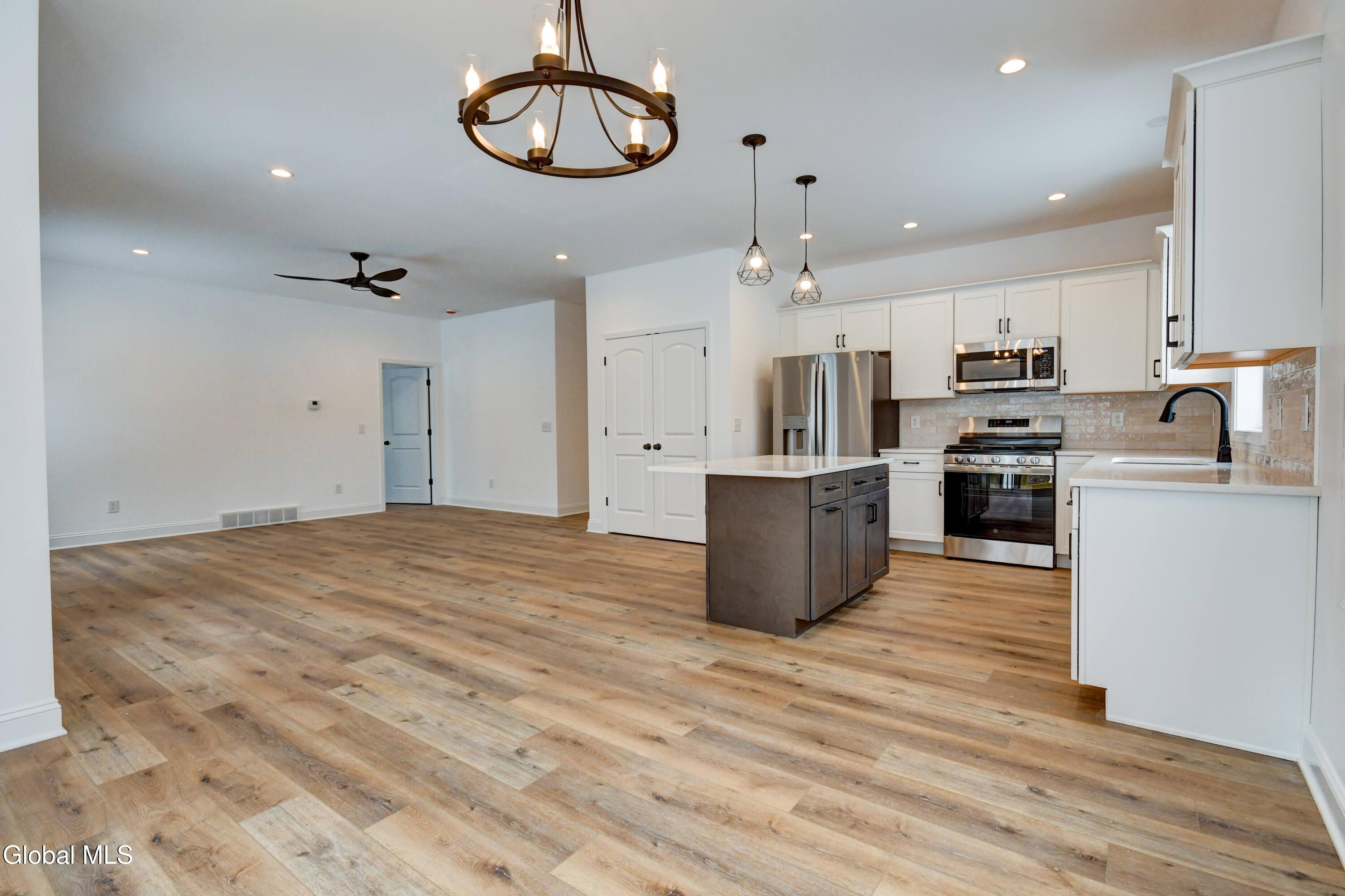 102 Anna Court Schenectady NY 12306