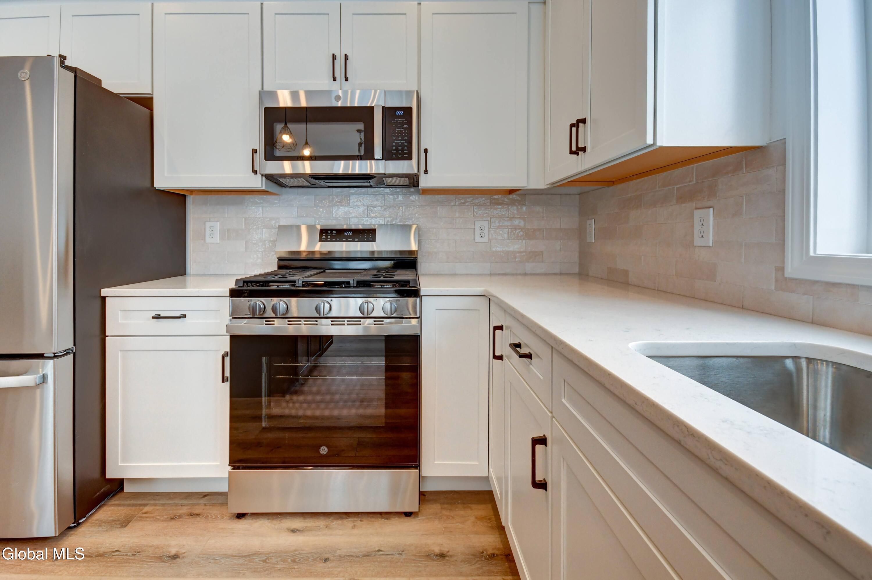 102 Anna Court Schenectady NY 12306