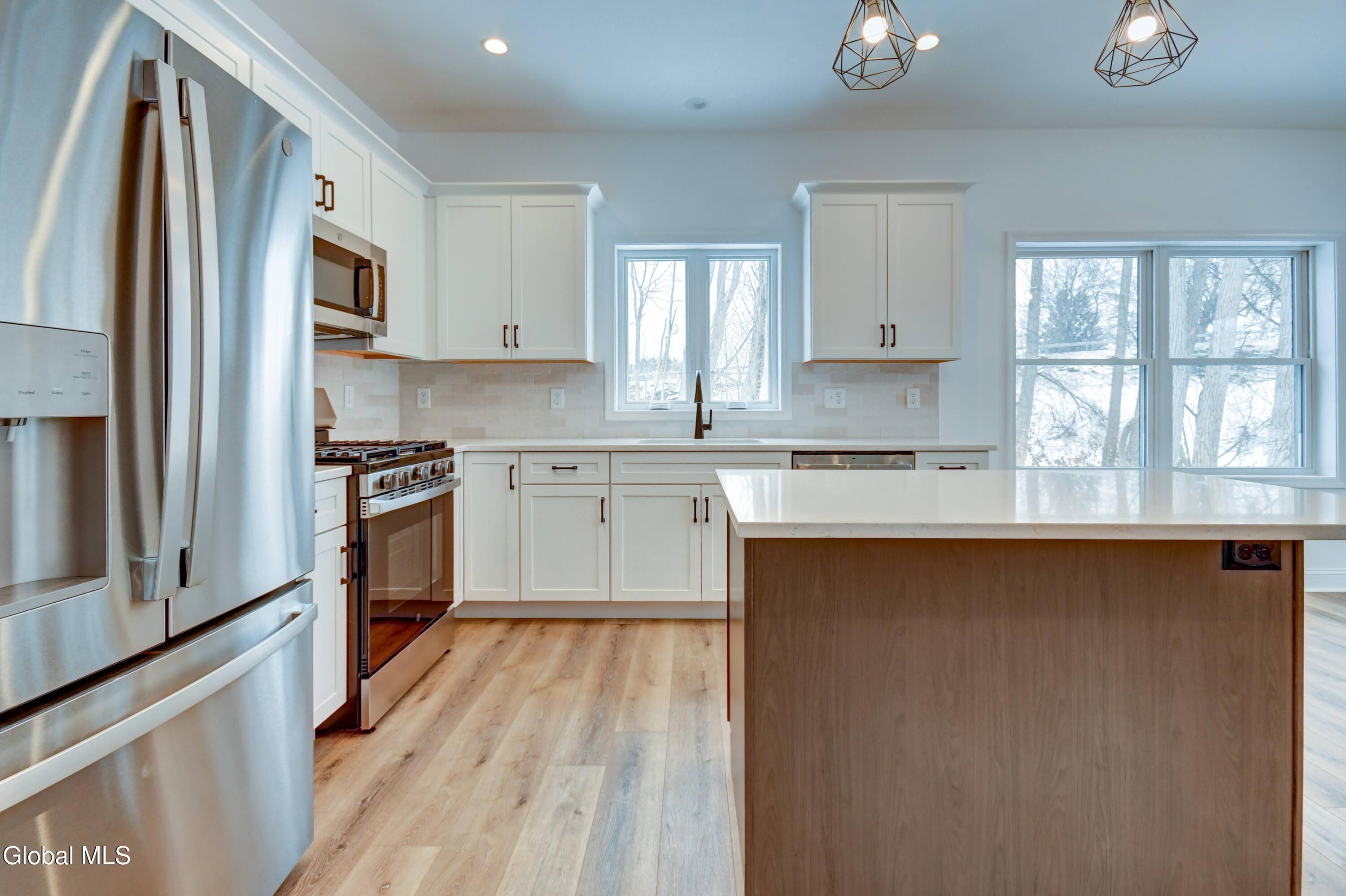 102 Anna Court Schenectady NY 12306