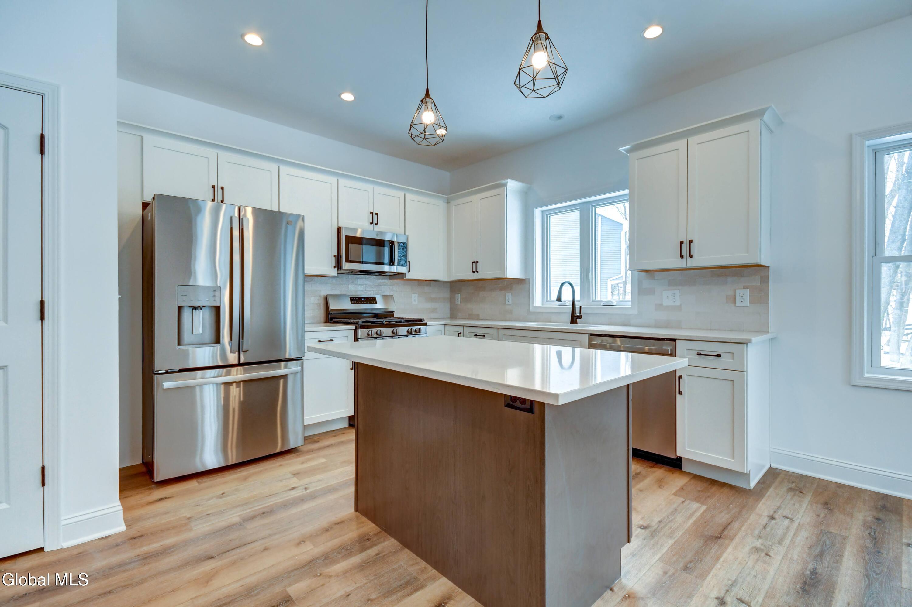 102 Anna Court Schenectady NY 12306