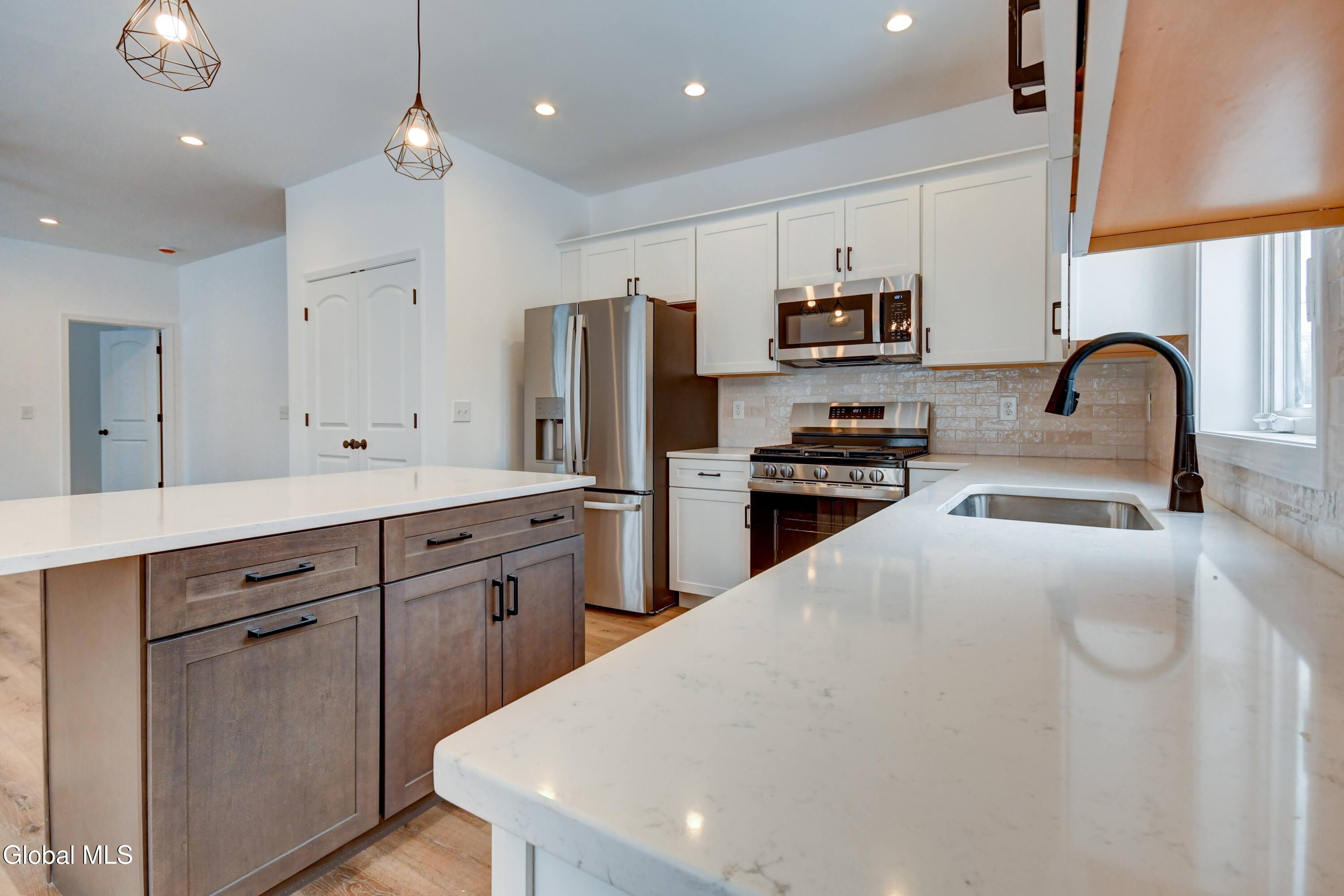 102 Anna Court Schenectady NY 12306