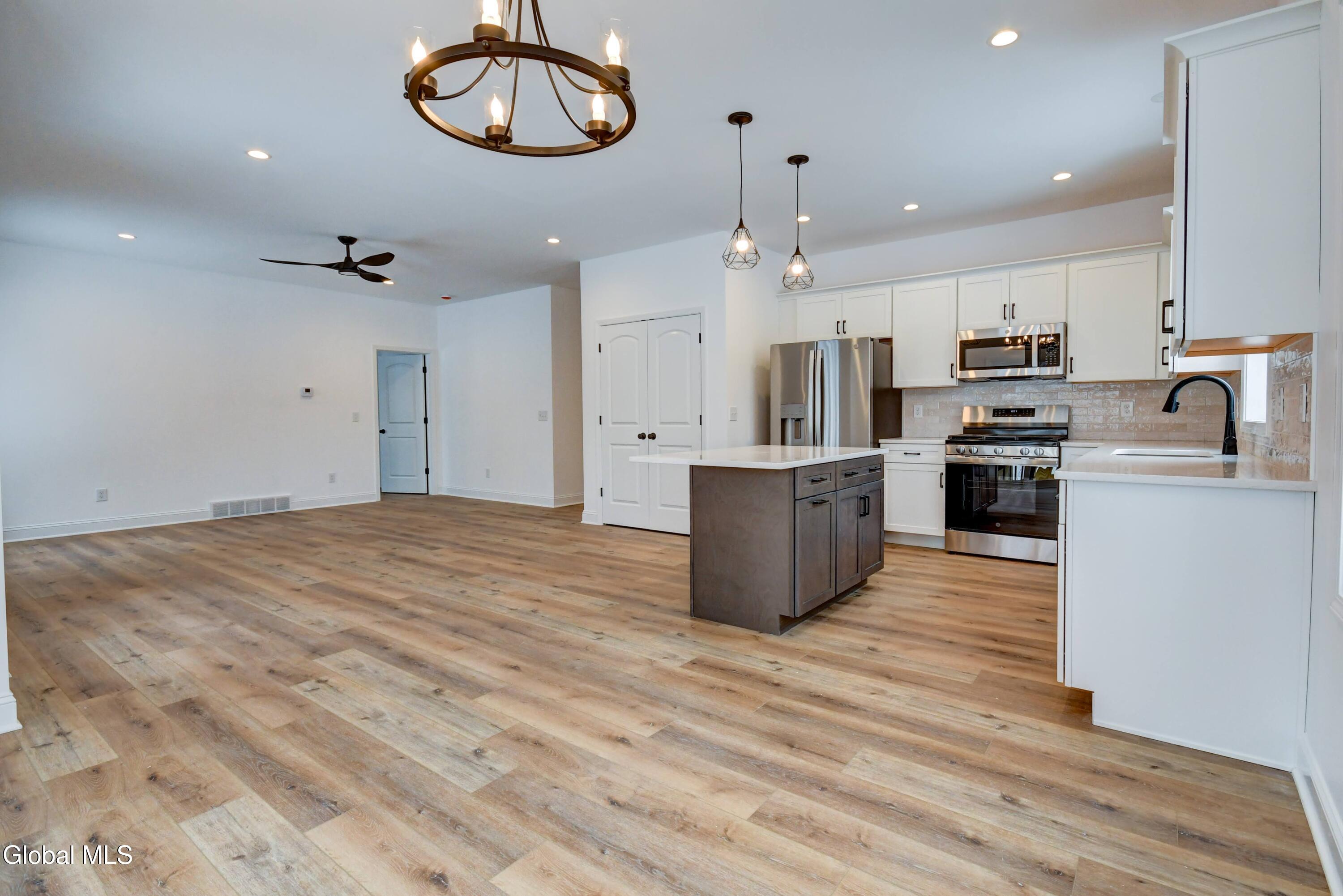 102 Anna Court Schenectady NY 12306