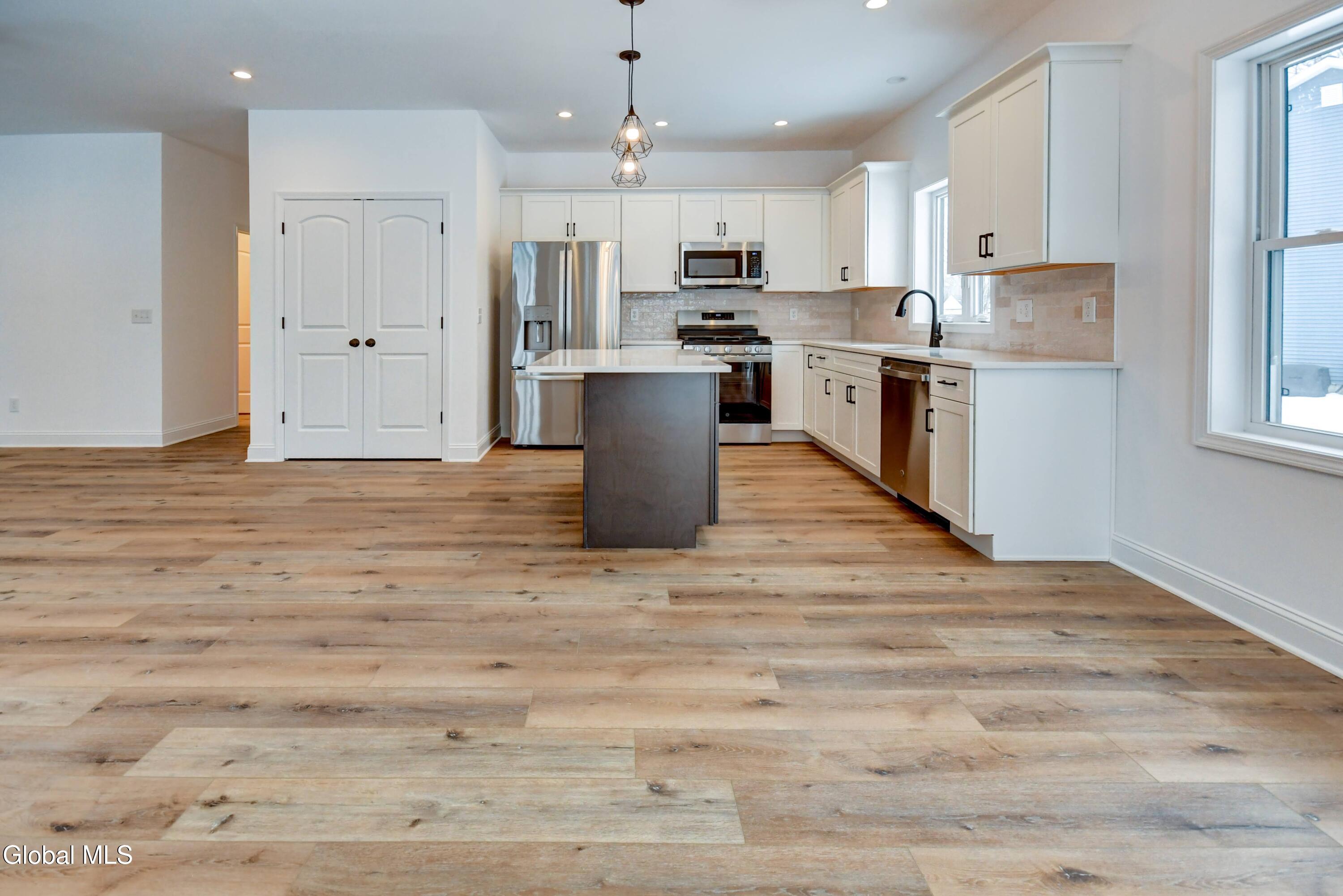 102 Anna Court Schenectady NY 12306