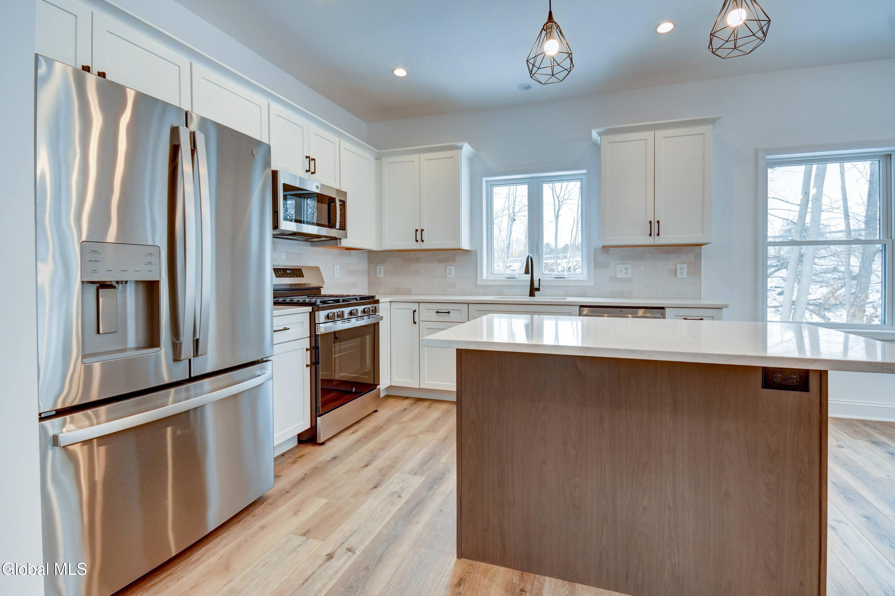 102 Anna Court Schenectady NY 12306
