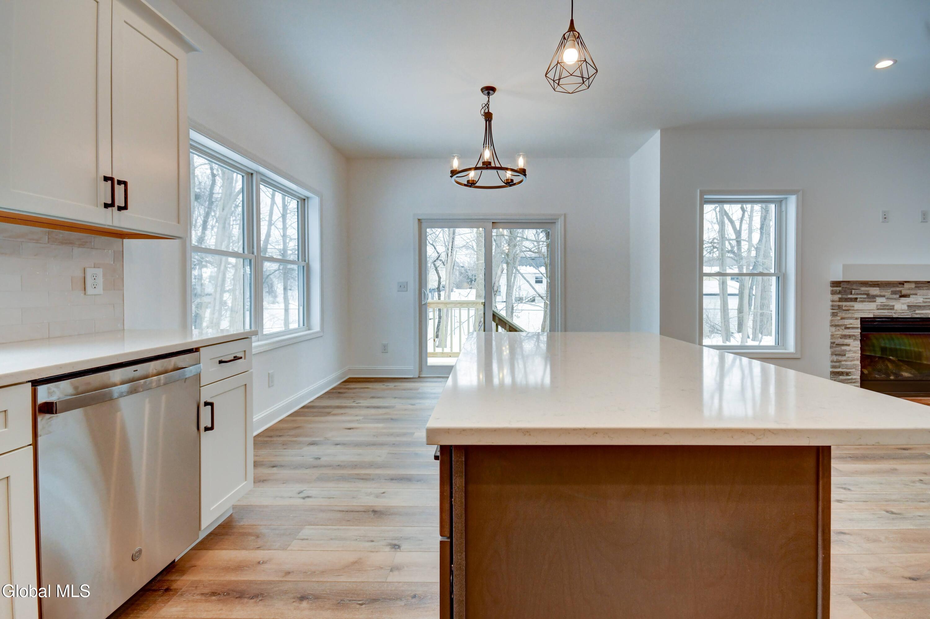 102 Anna Court Schenectady NY 12306