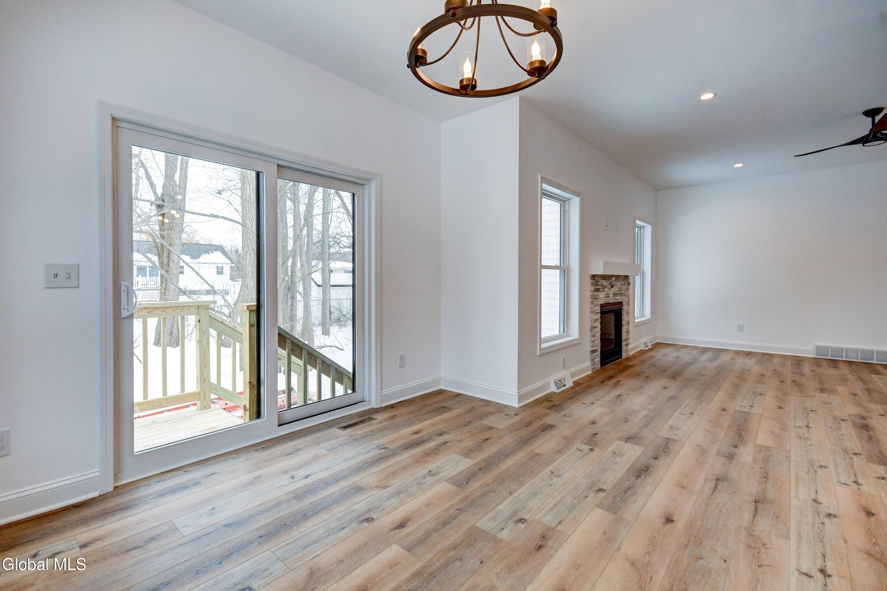102 Anna Court Schenectady NY 12306
