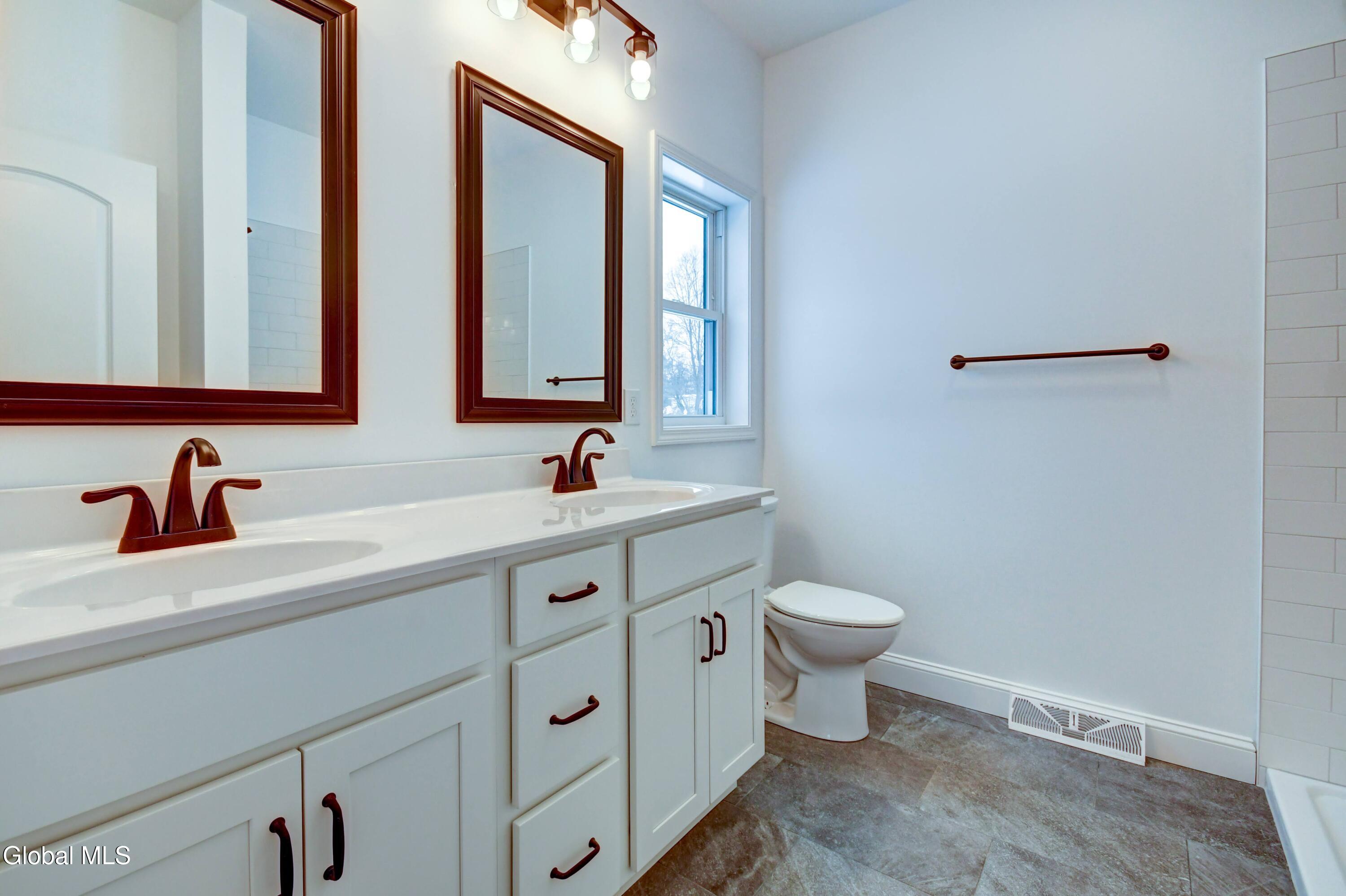 102 Anna Court Schenectady NY 12306