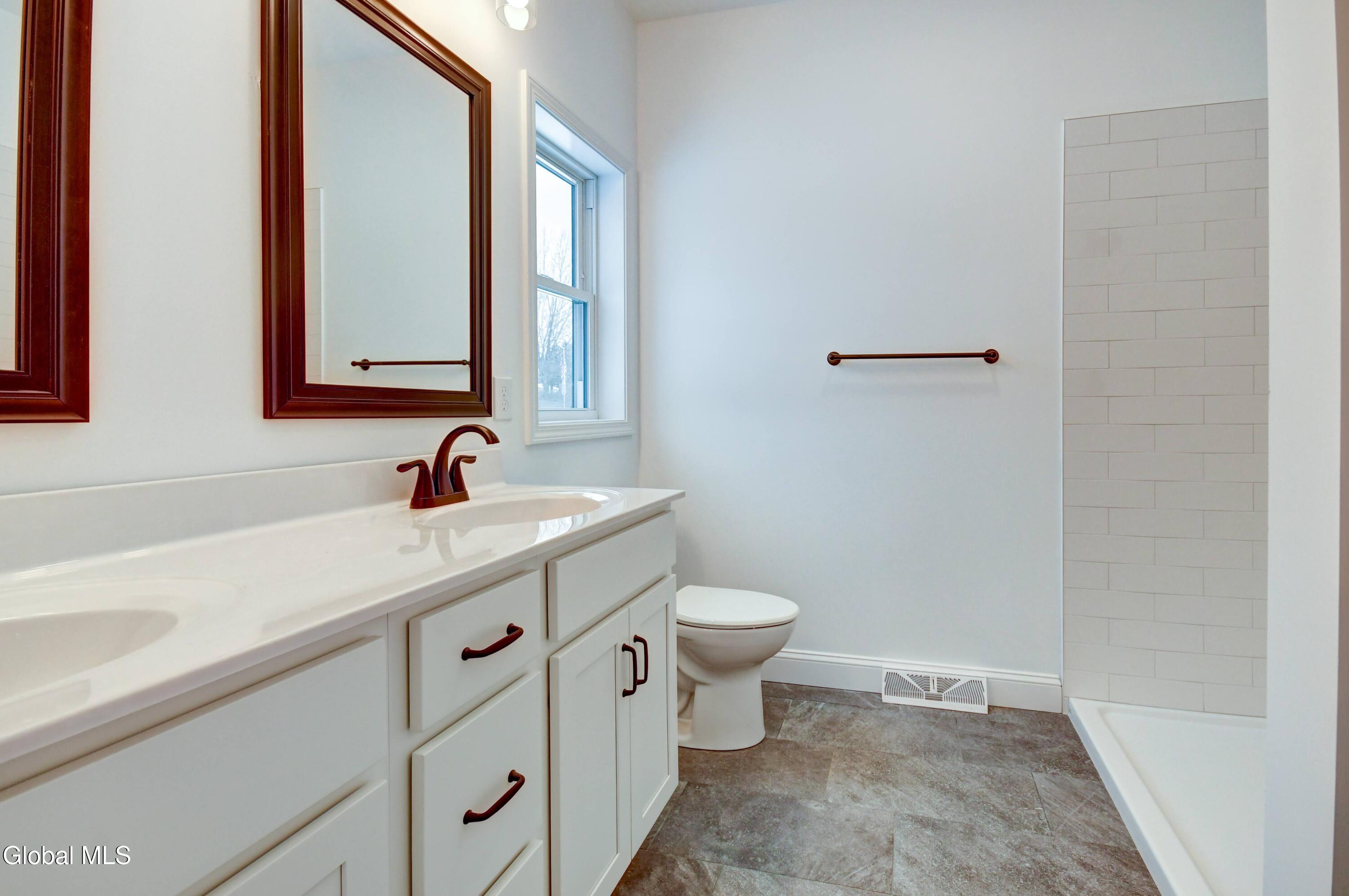 102 Anna Court Schenectady NY 12306