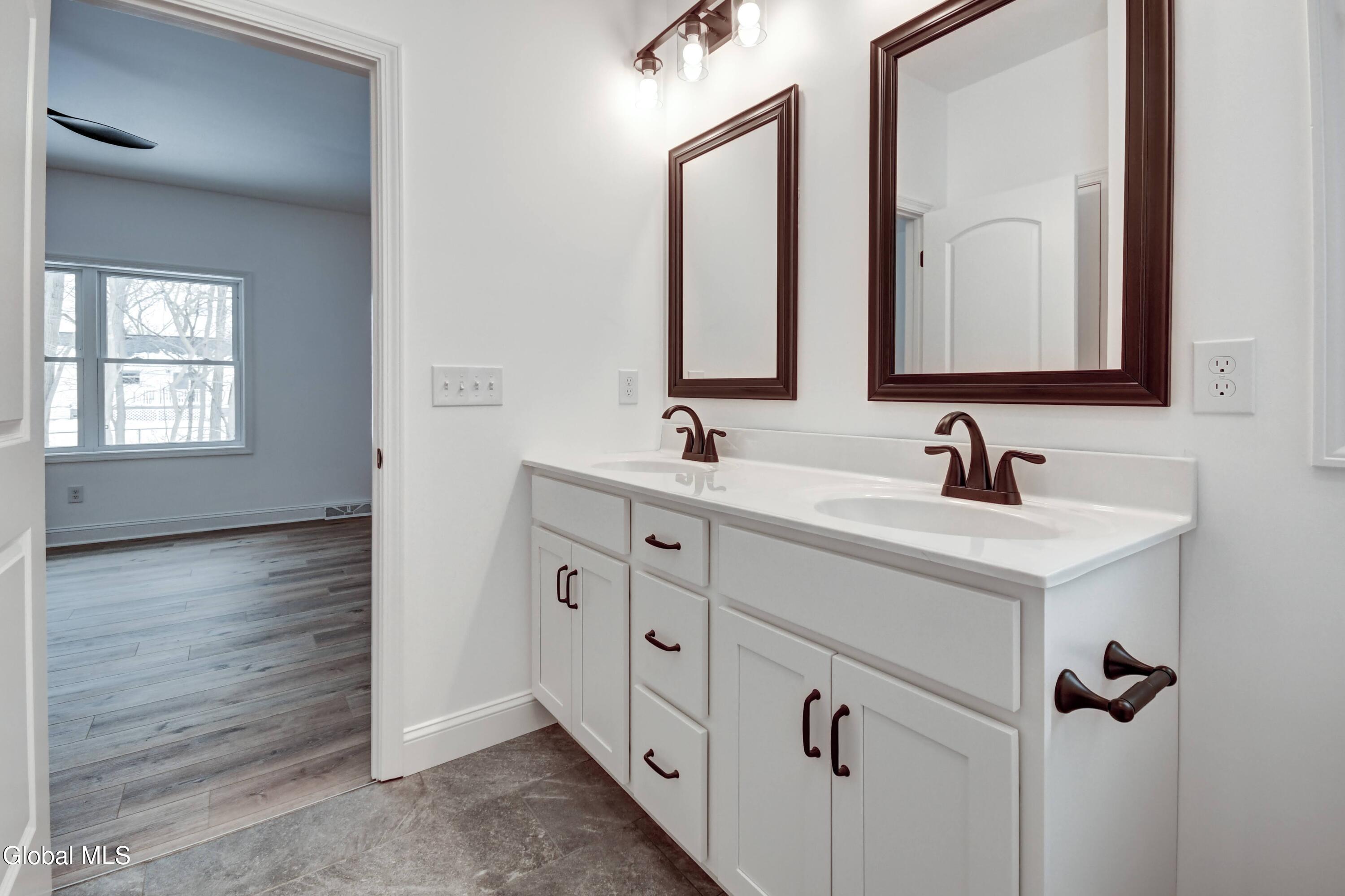 102 Anna Court Schenectady NY 12306