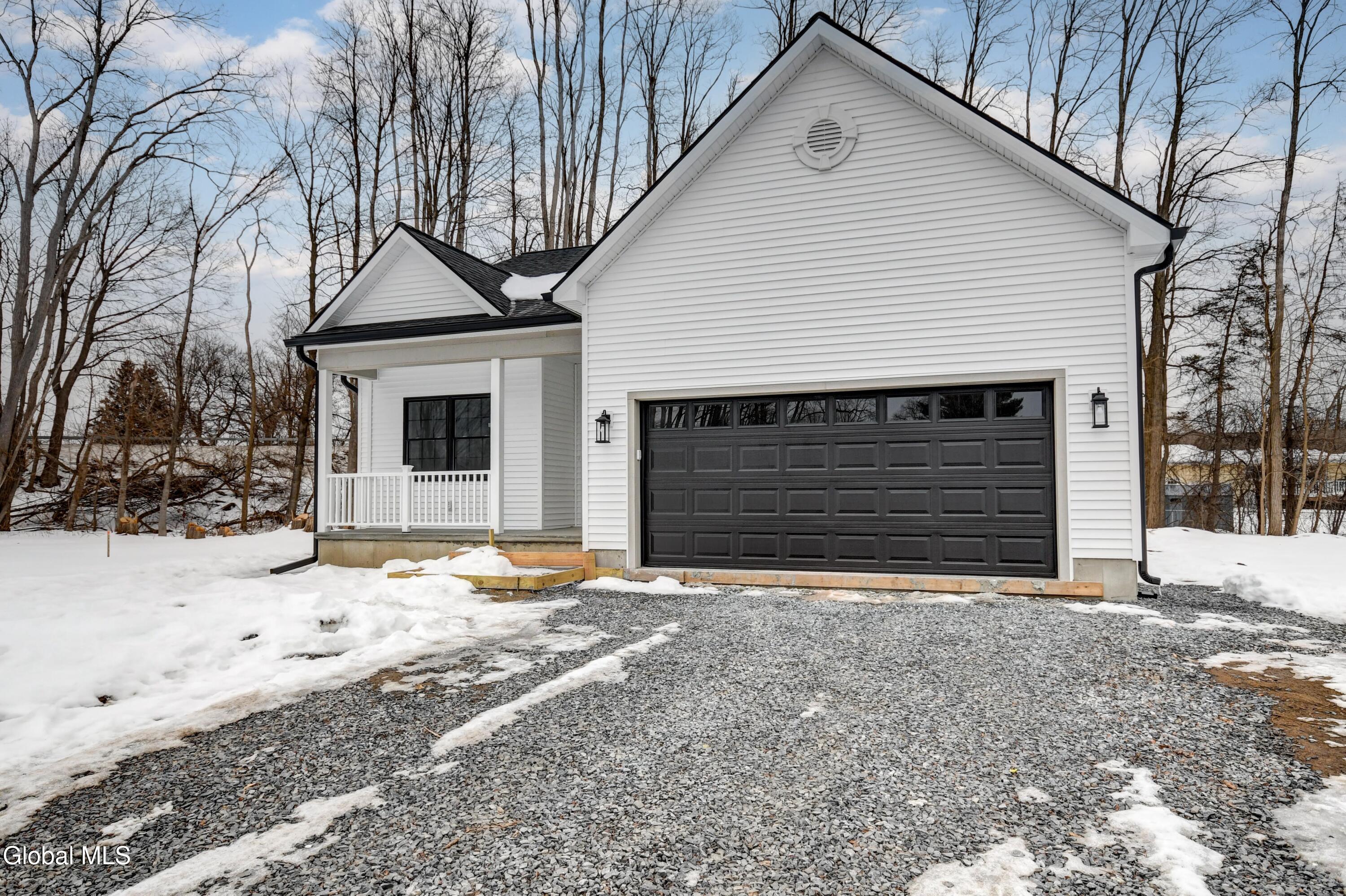 102 Anna Court Schenectady NY 12306