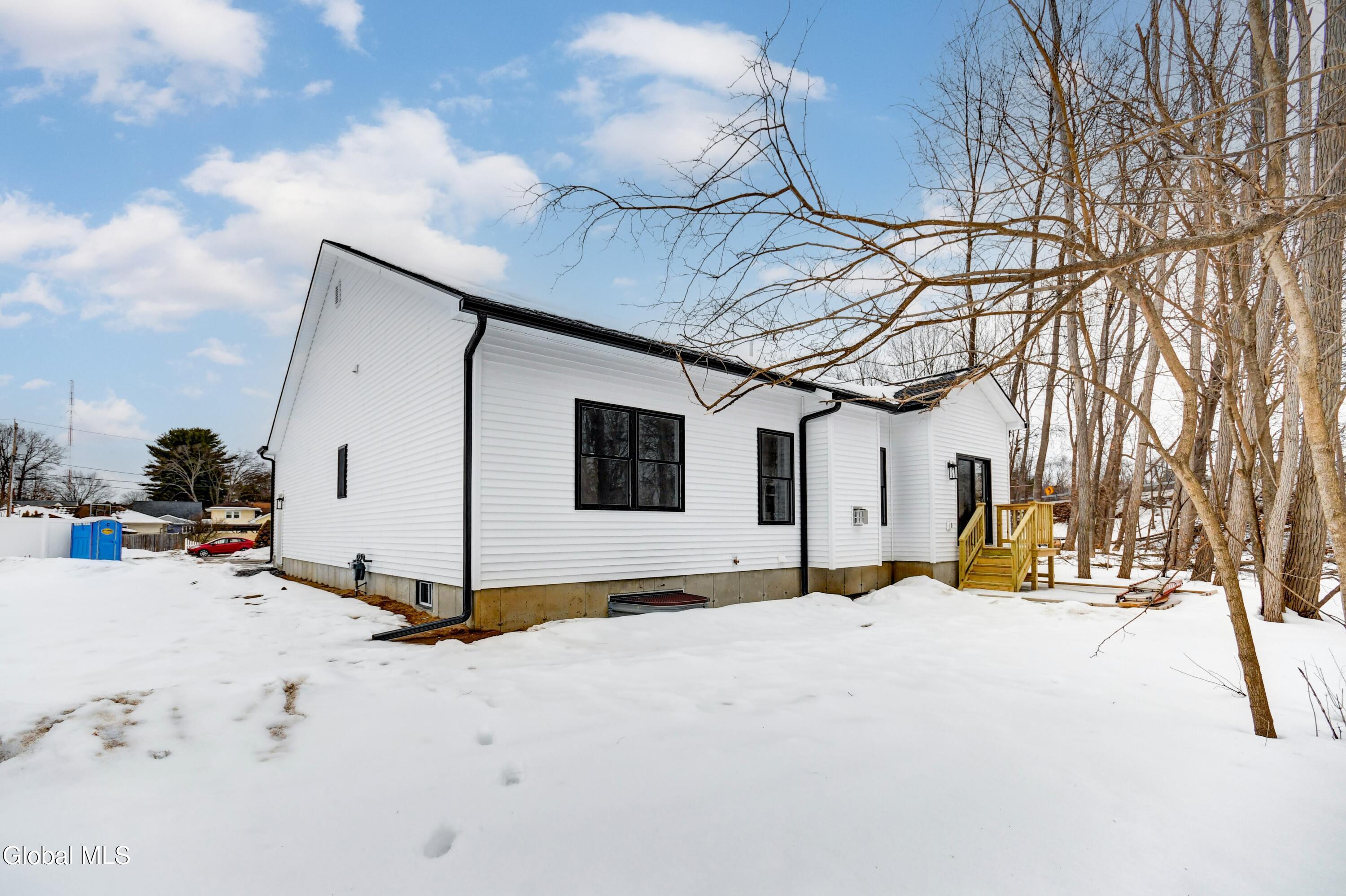 102 Anna Court Schenectady NY 12306