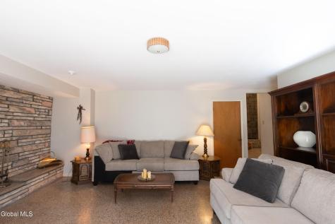 8 Sawyer Place Albany NY 12208