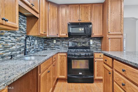 9 Ridgewood Lane Glenville NY 12302