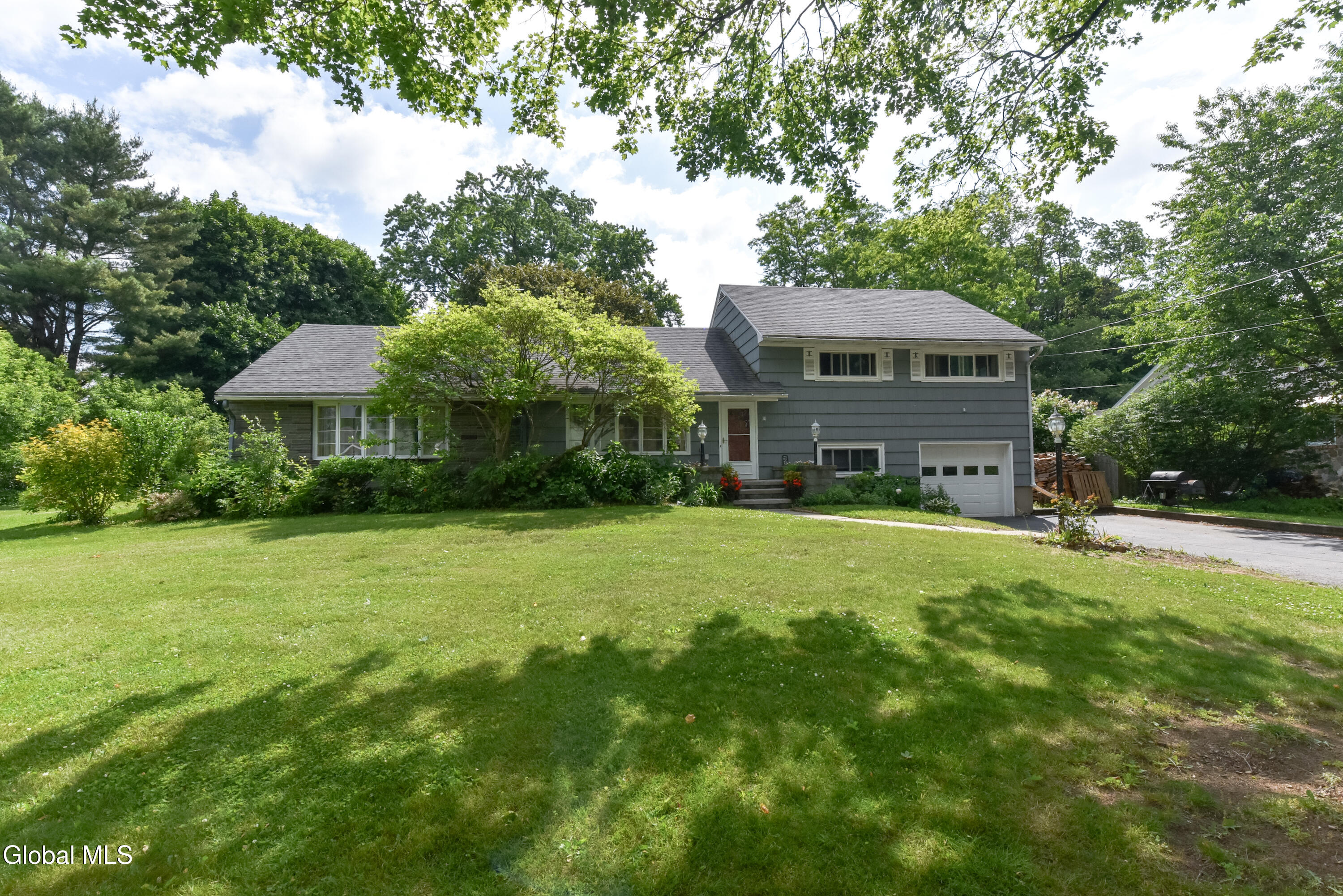 10 Eastland Avenue Gloversville NY 12078