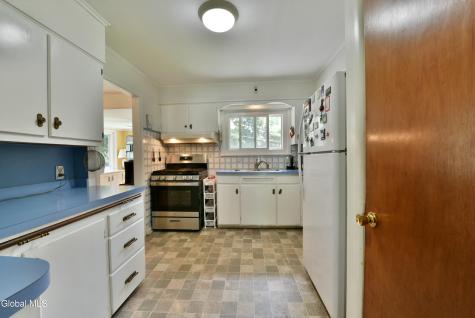 10 Eastland Avenue Gloversville NY 12078