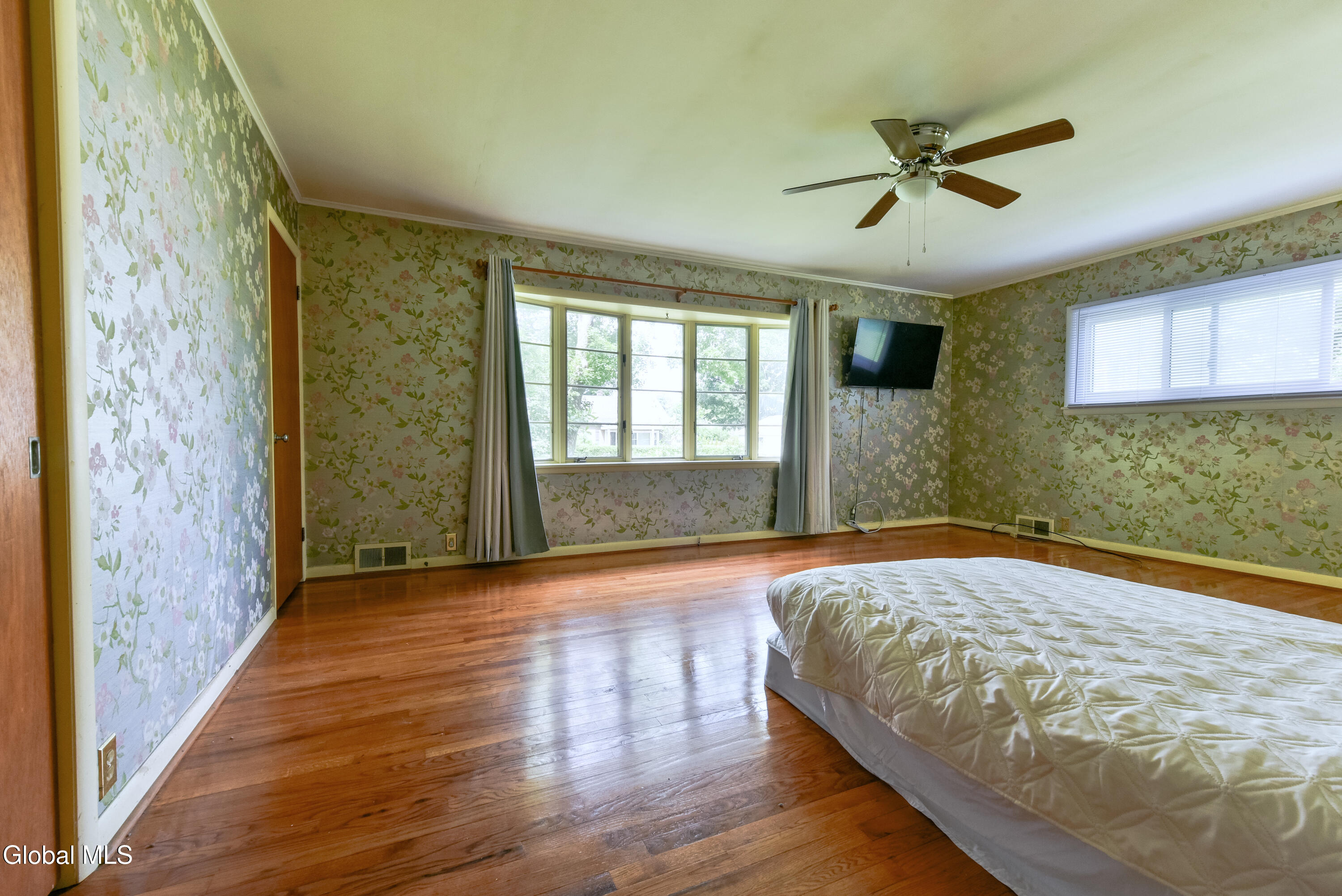 10 Eastland Avenue Gloversville NY 12078