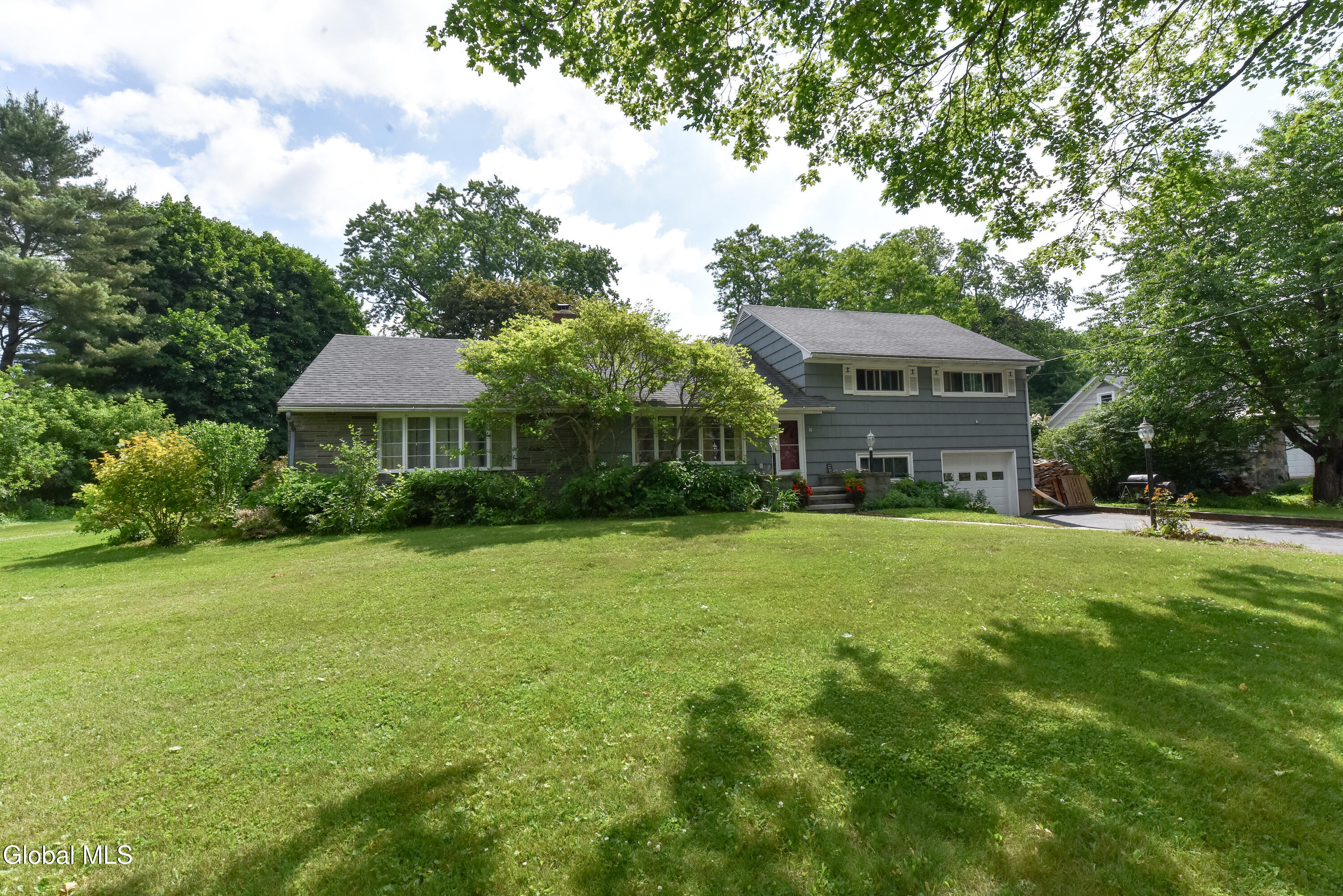 10 Eastland Avenue Gloversville NY 12078