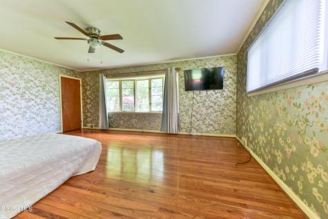 10 Eastland Avenue Gloversville NY 12078