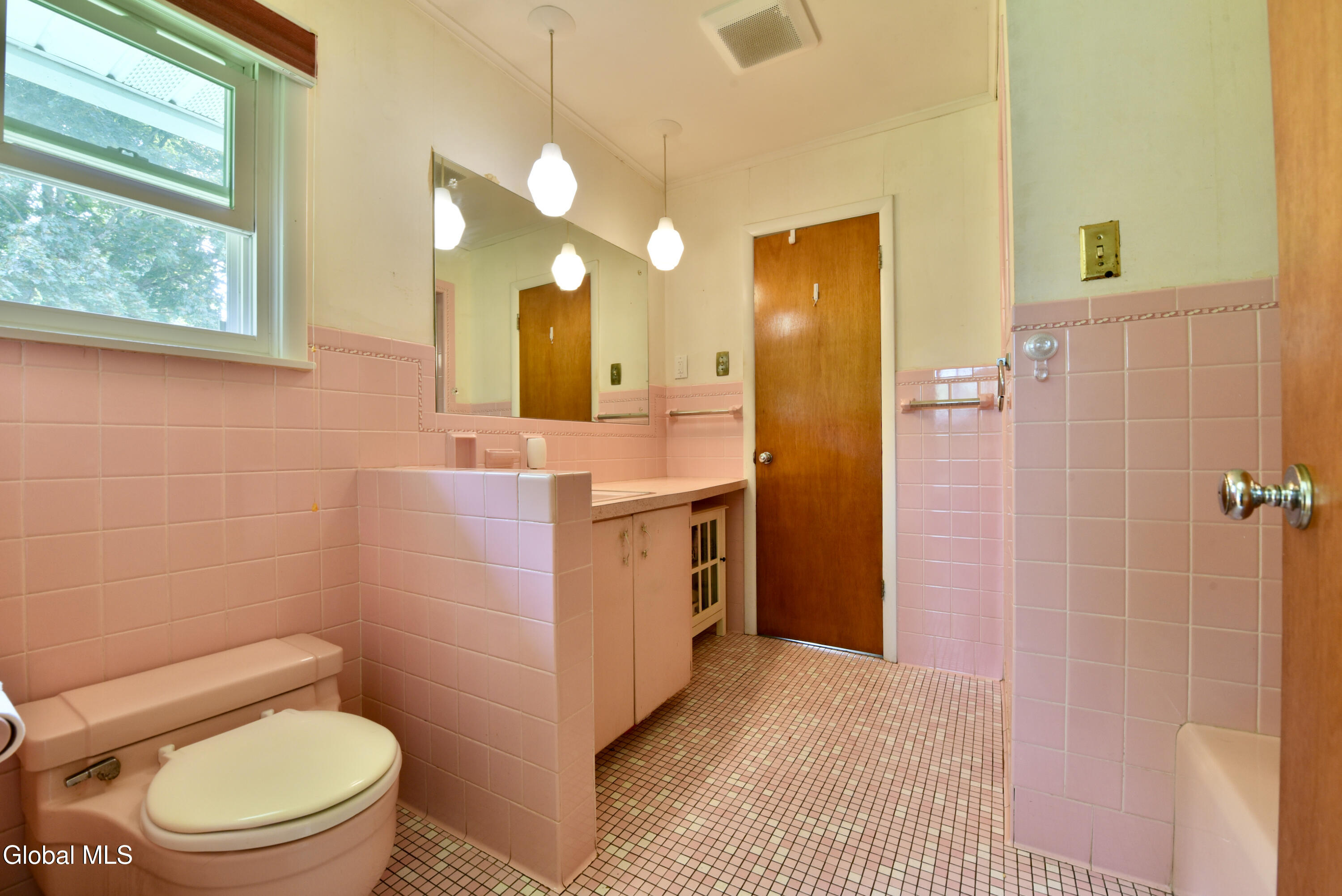 10 Eastland Avenue Gloversville NY 12078
