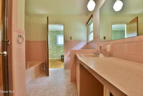 10 Eastland Avenue Gloversville NY 12078