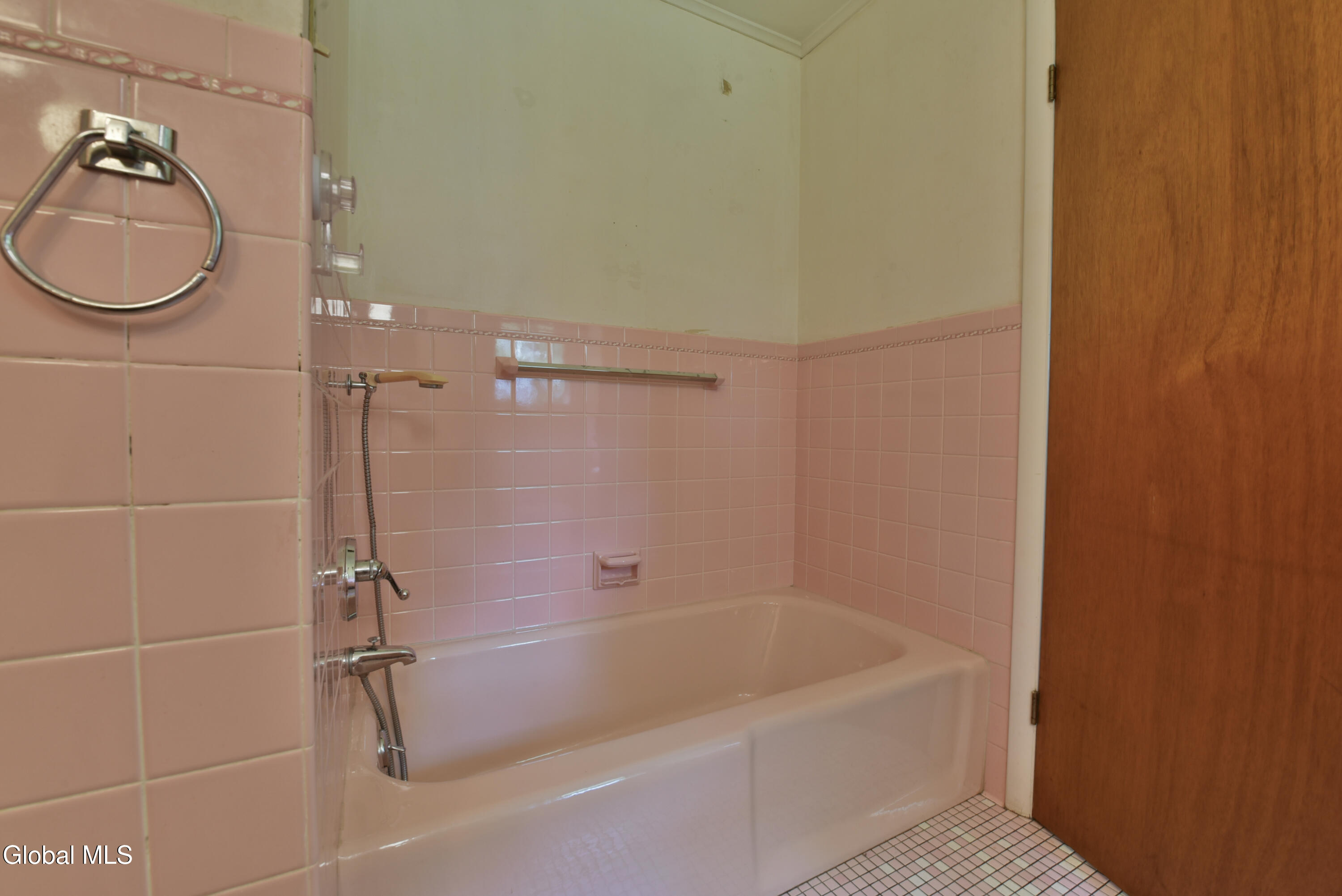 10 Eastland Avenue Gloversville NY 12078