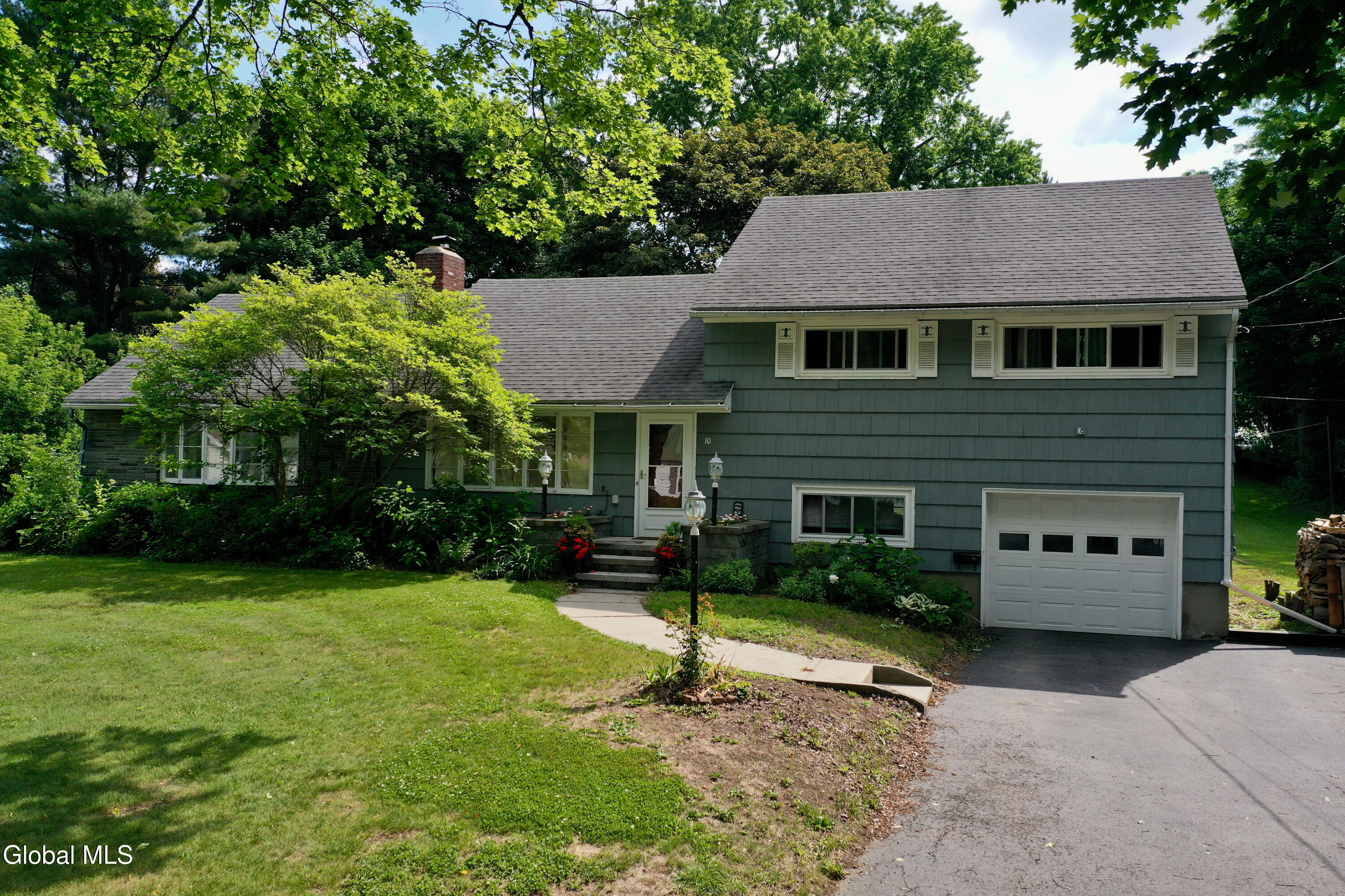 10 Eastland Avenue Gloversville NY 12078