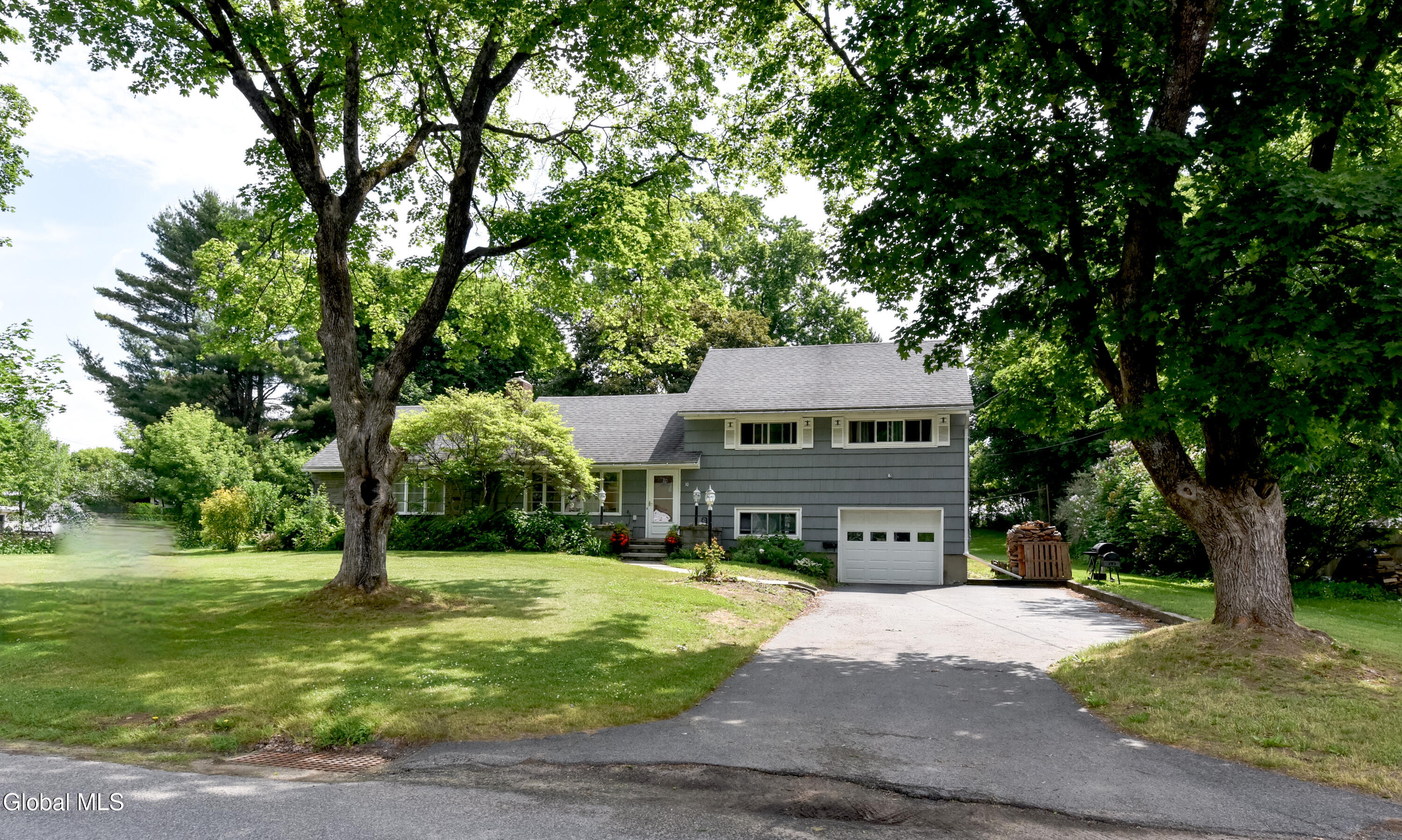 10 Eastland Avenue Gloversville NY 12078