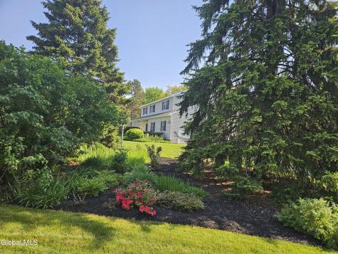 2122 Orchard Park Drive Niskayuna NY 12309