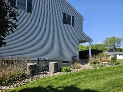 2122 Orchard Park Drive Niskayuna NY 12309